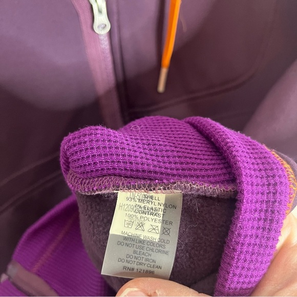 Title Nine Size Large Purple Performance Full Zip Hooded Fleece Lined Vest RSB - Picture 4 of 6